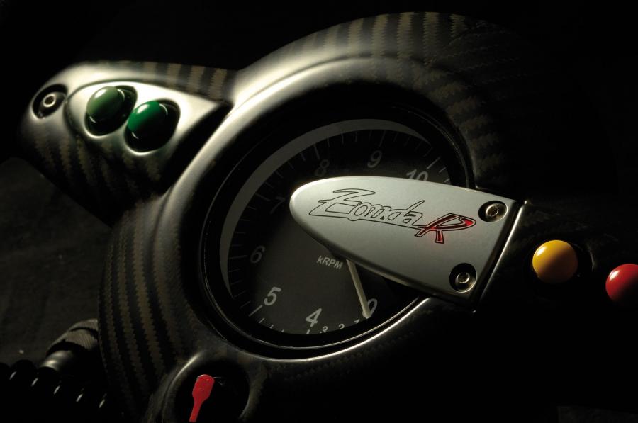 Панель приборов Pagani Zonda R 2009 года  (фото 65 из 73)